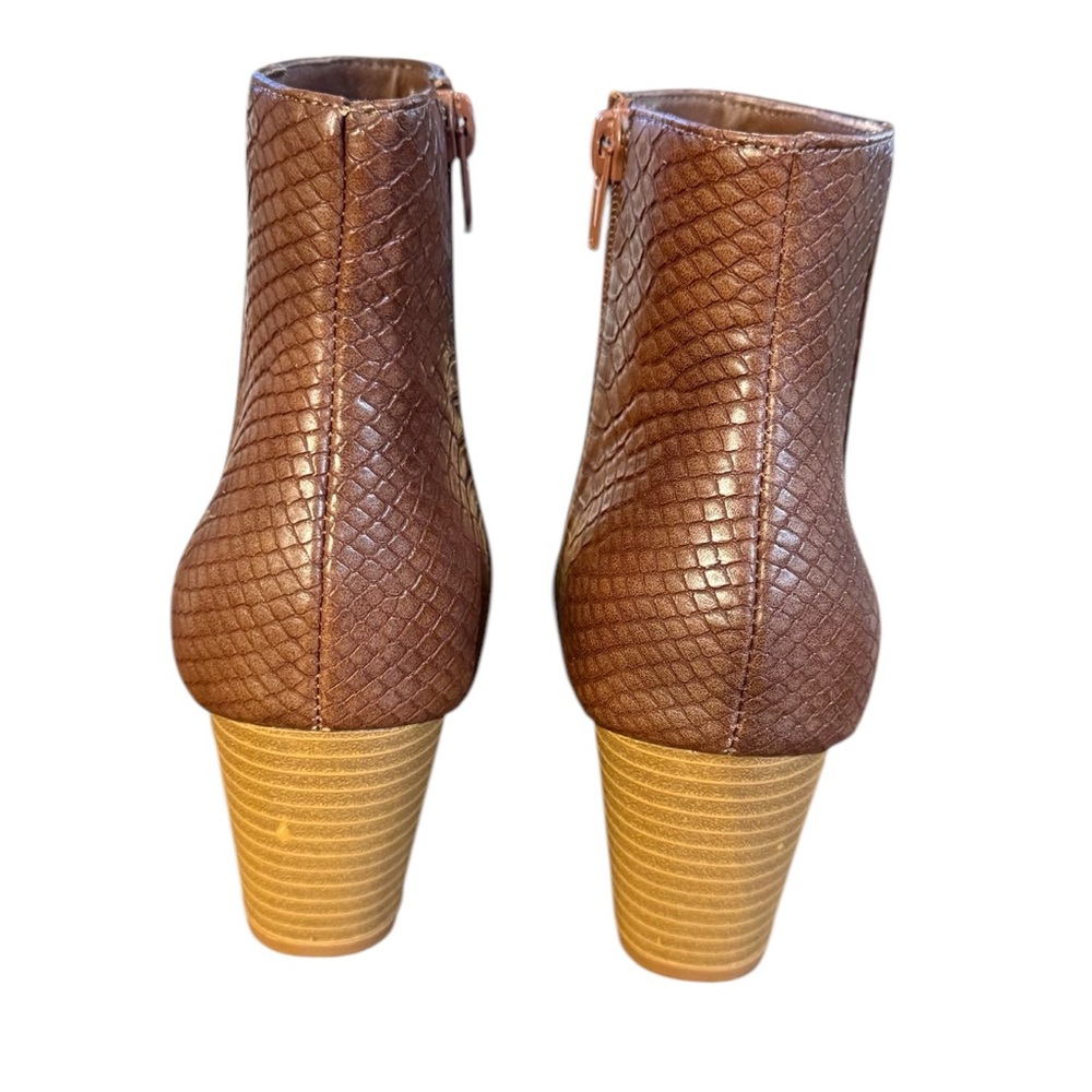 Lulu's X Matisse Spirit Dark Brown Snake Pointed Toe Ankle Booties Women’s Sz 6 - Picture 2 of 10